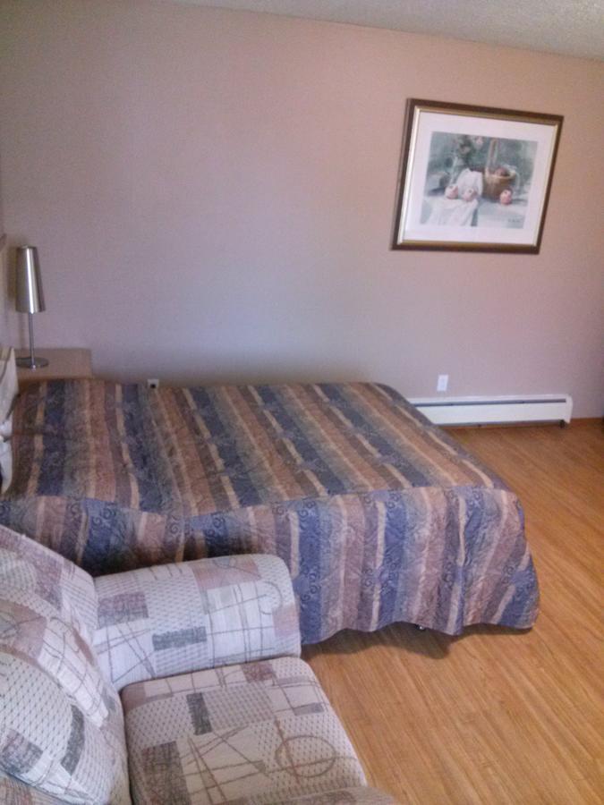 Moosomin Motel ภายนอก รูปภาพ