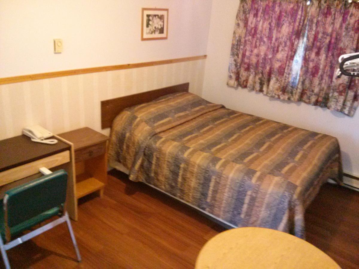 Moosomin Motel ภายนอก รูปภาพ