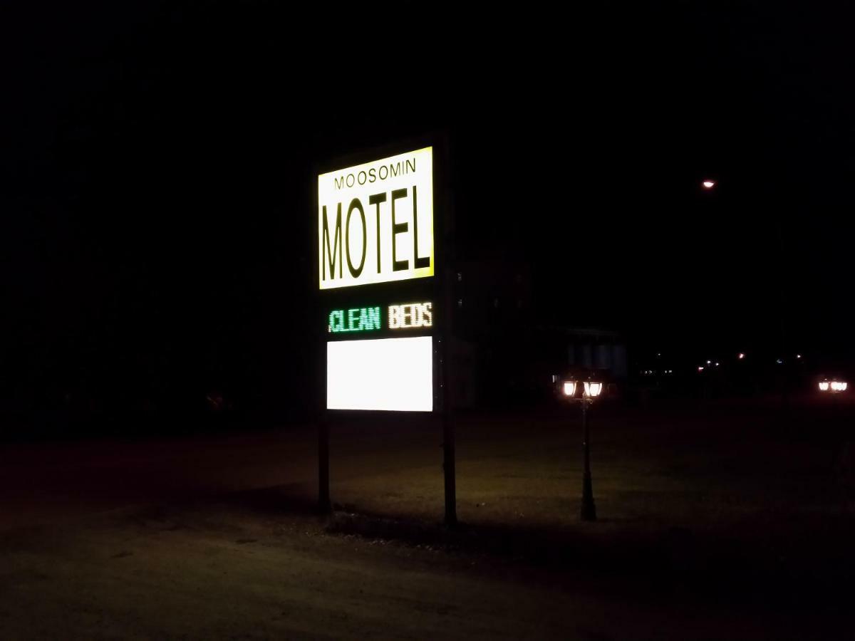 Moosomin Motel ภายนอก รูปภาพ