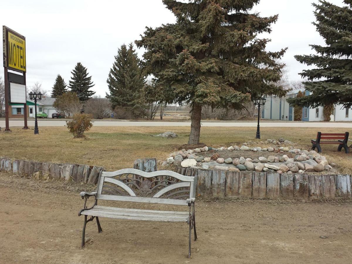 Moosomin Motel ภายนอก รูปภาพ